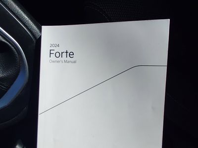 2024 Kia Forte - Photo 18