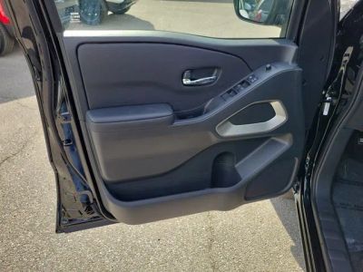 2026 Nissan Frontier — detail view