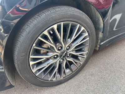2024 Kia Forte - Photo 2