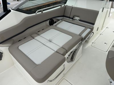 2025 Boston Whaler 240 VANTAGE - Photo 11