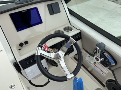2025 Boston Whaler 240 VANTAGE - Photo 8