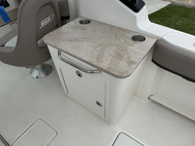 2025 Boston Whaler 240 VANTAGE - Photo 9