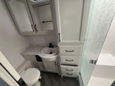 2024 Fleetwood BOUNDER - Photo 15