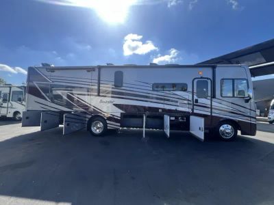 2024 Fleetwood BOUNDER - Photo 19