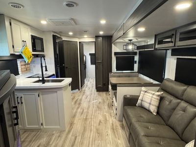 2026 Venture SportTrek Touring Edition - Photo 11