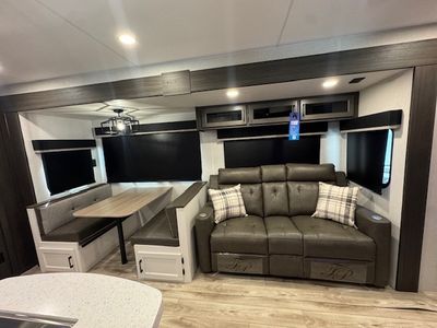 2026 Venture SportTrek Touring Edition - Photo 12