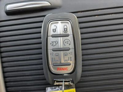 2024 Chrysler Pacifica — photo 30 view