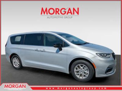 2024 Chrysler Pacifica Touring L in Silver — front three-quarter view