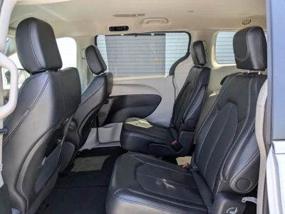 2024 Chrysler Pacifica — photo 14 view