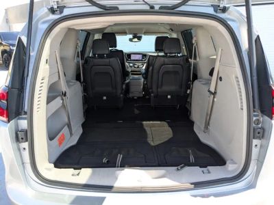 2024 Chrysler Pacifica — photo 12 view