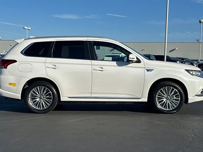 2022 Mitsubishi Outlander - Photo 6