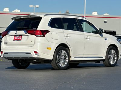 2022 Mitsubishi Outlander - Photo 2