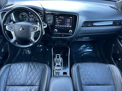 2022 Mitsubishi Outlander - Photo 3