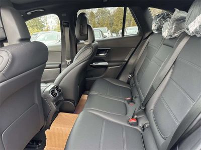 2026 Mercedes-Benz GLC — photo 30 view