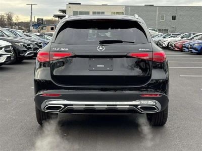 2026 Mercedes-Benz GLC — photo 9 view