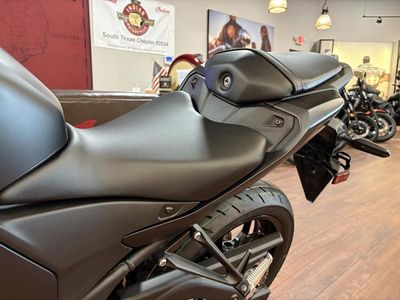 2025 Yamaha MT-03 - Photo 11