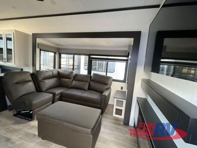 2025 Forest River RV Sabre - Photo 9