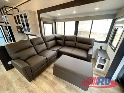 2025 Forest River RV Sabre - Photo 32