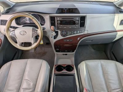 2011 Toyota Sienna - Photo 19
