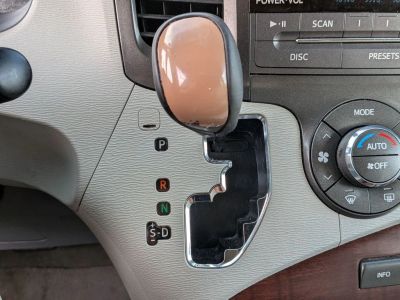 2011 Toyota Sienna - Photo 17