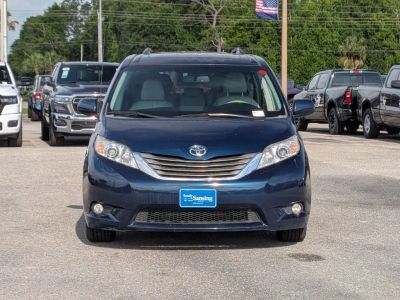 2011 Toyota Sienna - Photo 8