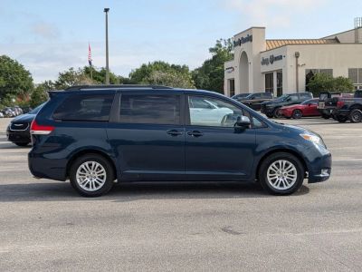 2011 Toyota Sienna - Photo 6