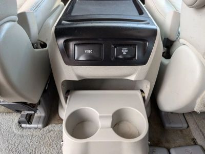 2011 Toyota Sienna - Photo 24
