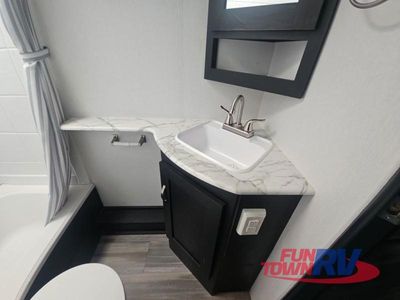 2022 Coachmen RV Freedom Express Ultra Lite - Photo 31