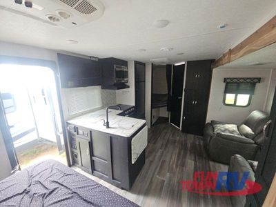 2022 Coachmen RV Freedom Express Ultra Lite - Photo 8