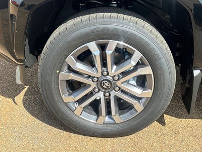 2026 Toyota 4Runner i-FORCE MAX - Photo 25