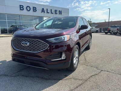 2023 Ford Edge SEL in Burgundy Velvet Metallic Tinted Clearcoat — front three-quarter view