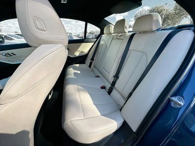 2026 BMW 3 Series — photo 19 view