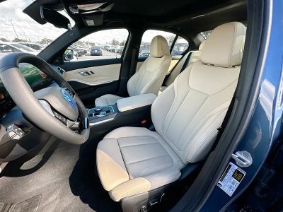2026 BMW 3 Series — photo 15 view