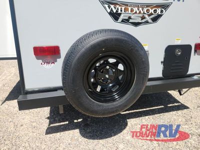 2024 Forest River RV Wildwood FSX — photo 25 view