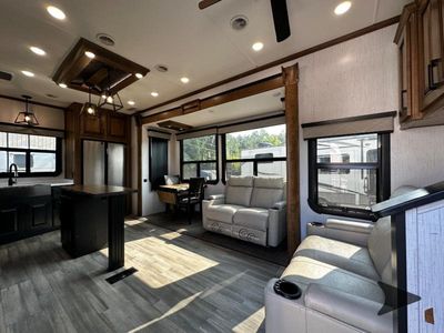 2022 Heartland Bighorn - Photo 11