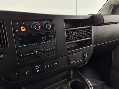 2022 Chevrolet Express Cargo Van - Photo 12