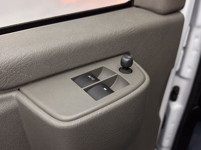2022 Chevrolet Express Cargo Van - Photo 10