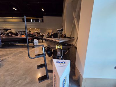2026 Crestliner 1850 PRO TILLER - Photo 3