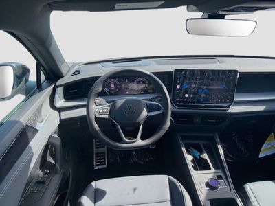 2026 Volkswagen Tiguan — photo 17 view