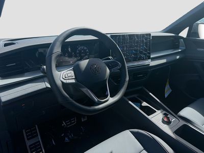 2026 Volkswagen Tiguan — photo 9 view