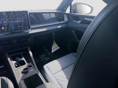 2026 Volkswagen Tiguan — photo 18 view