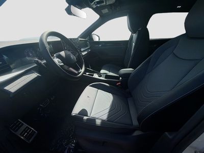 2026 Volkswagen Tiguan — photo 16 view