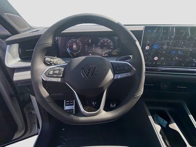 2026 Volkswagen Tiguan — photo 10 view