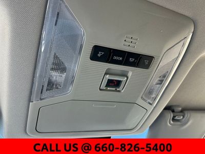 2025 Toyota RAV4 - Photo 20