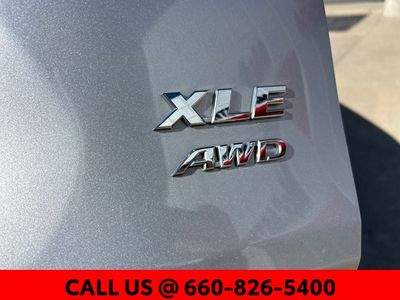2025 Toyota RAV4 - Photo 11
