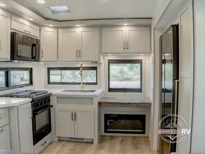 2026 Brinkley Model Z - Photo 15