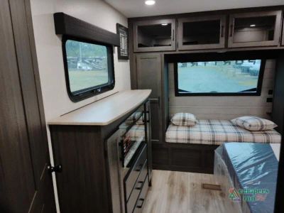2026 Venture RV SportTrek Touring Edition — photo 23 view