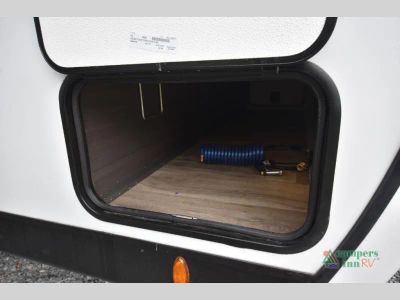 2026 Venture RV SportTrek Touring Edition — photo 13 view