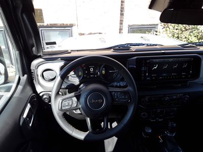 2024 Jeep Wrangler 4xe - Photo 12