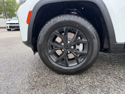 2026 Jeep Grand Cherokee L — photo 9 view